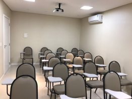 Auditório equipado para área da saúde