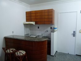 Flat na  Avenida Abolição – Beira Mar